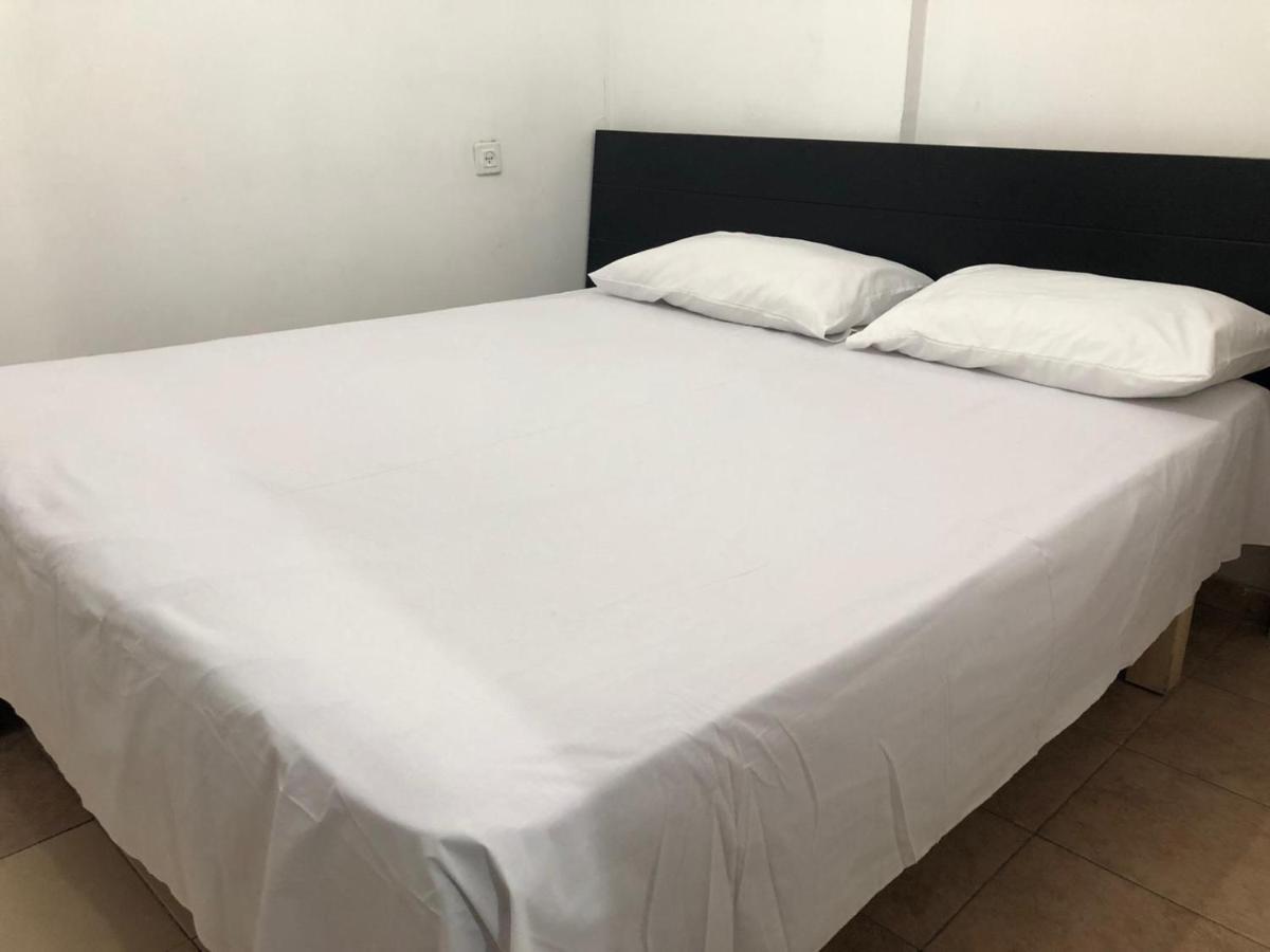 Star Guest- House Hotell Or Yehuda Exteriör bild