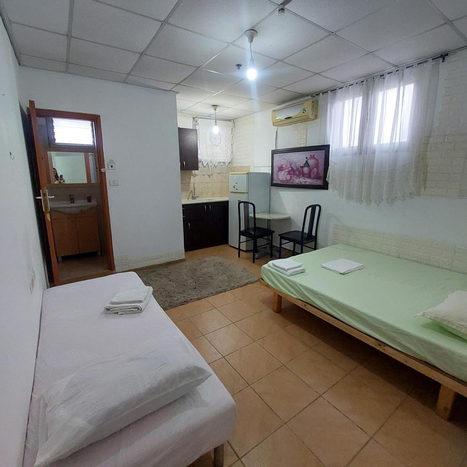 Star Guest- House Hotell Or Yehuda Exteriör bild