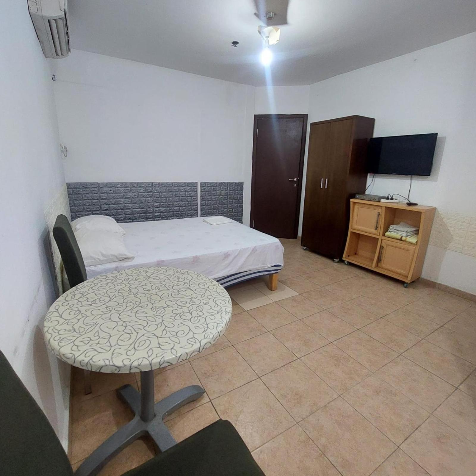 Star Guest- House Hotell Or Yehuda Exteriör bild