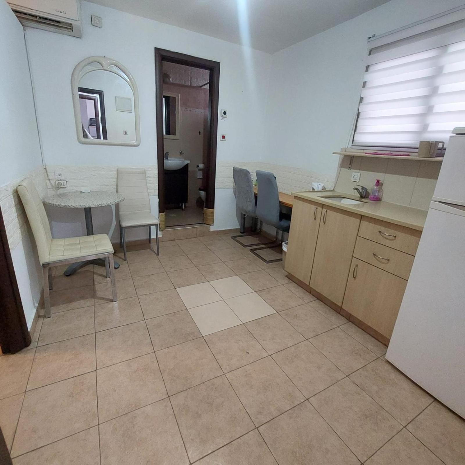 Star Guest- House Hotell Or Yehuda Exteriör bild