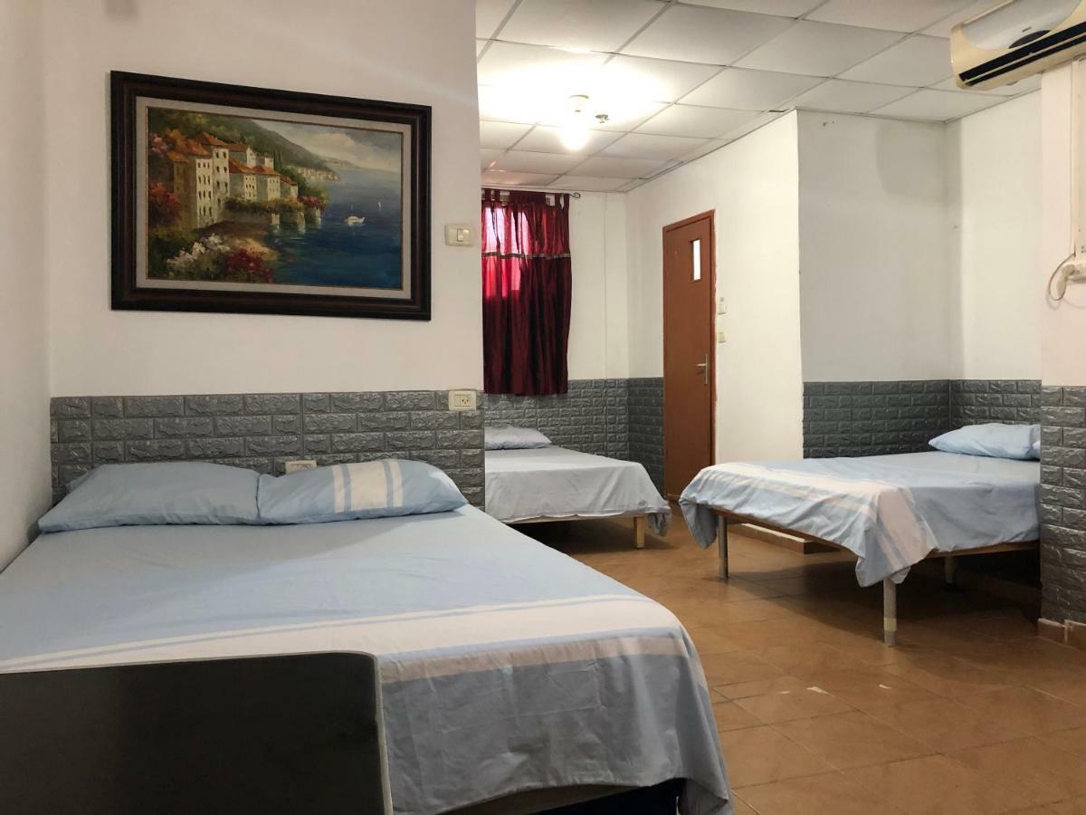 Star Guest- House Hotell Or Yehuda Exteriör bild