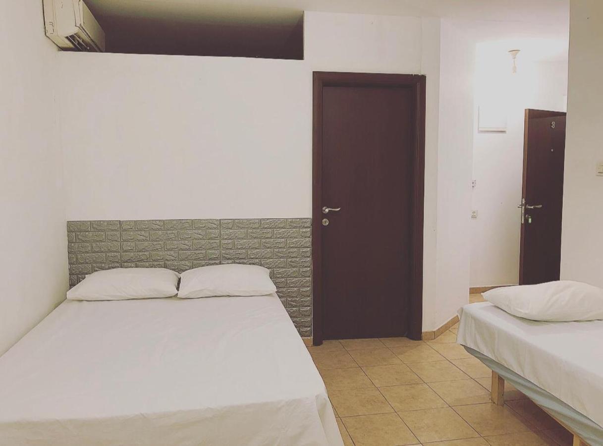 Star Guest- House Hotell Or Yehuda Exteriör bild
